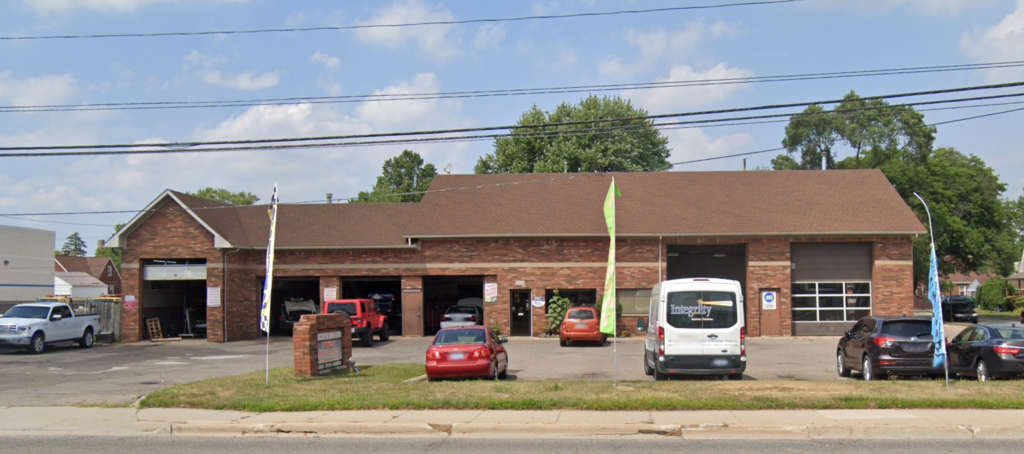 Universal Auto House